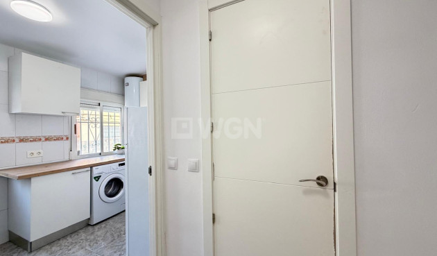 Odsprzedaż - Mieszkanie w bloku - Torrevieja - Centro