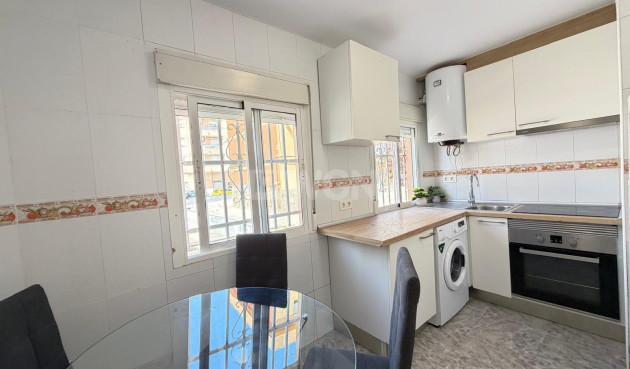 Odsprzedaż - Mieszkanie w bloku - Torrevieja - Centro