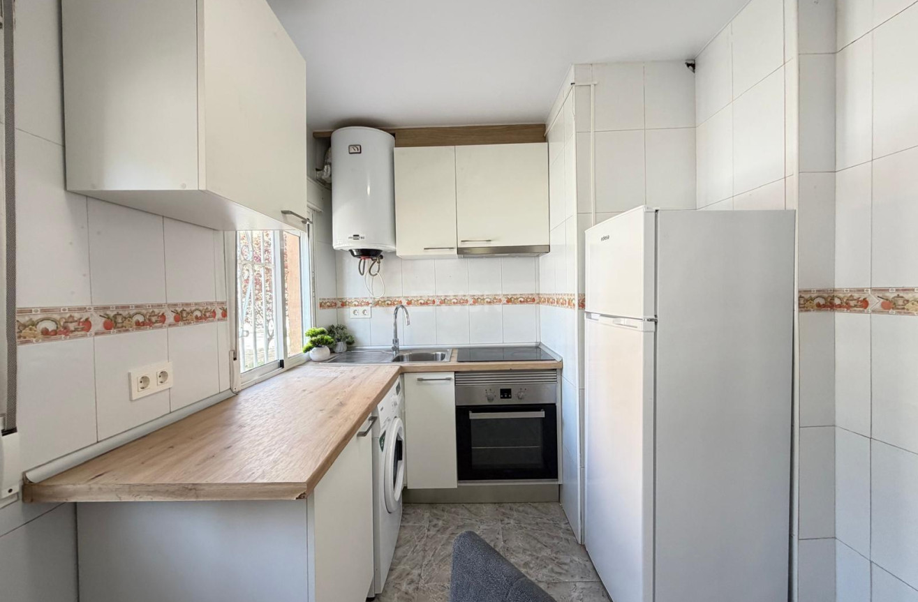 Odsprzedaż - Mieszkanie w bloku - Torrevieja - Centro