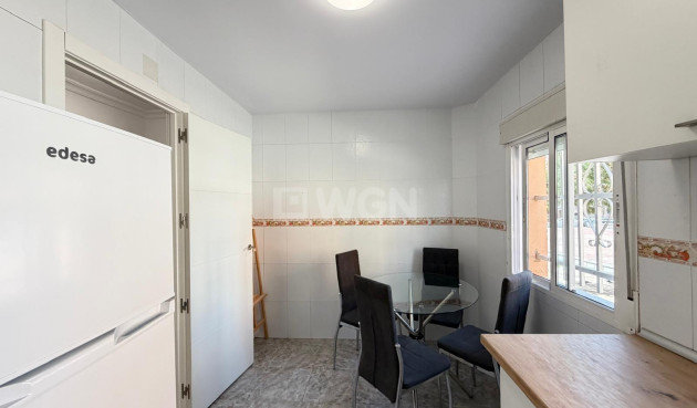 Odsprzedaż - Mieszkanie w bloku - Torrevieja - Centro