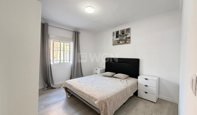 Odsprzedaż - Mieszkanie w bloku - Torrevieja - Centro