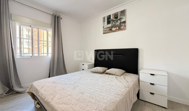 Odsprzedaż - Mieszkanie w bloku - Torrevieja - Centro