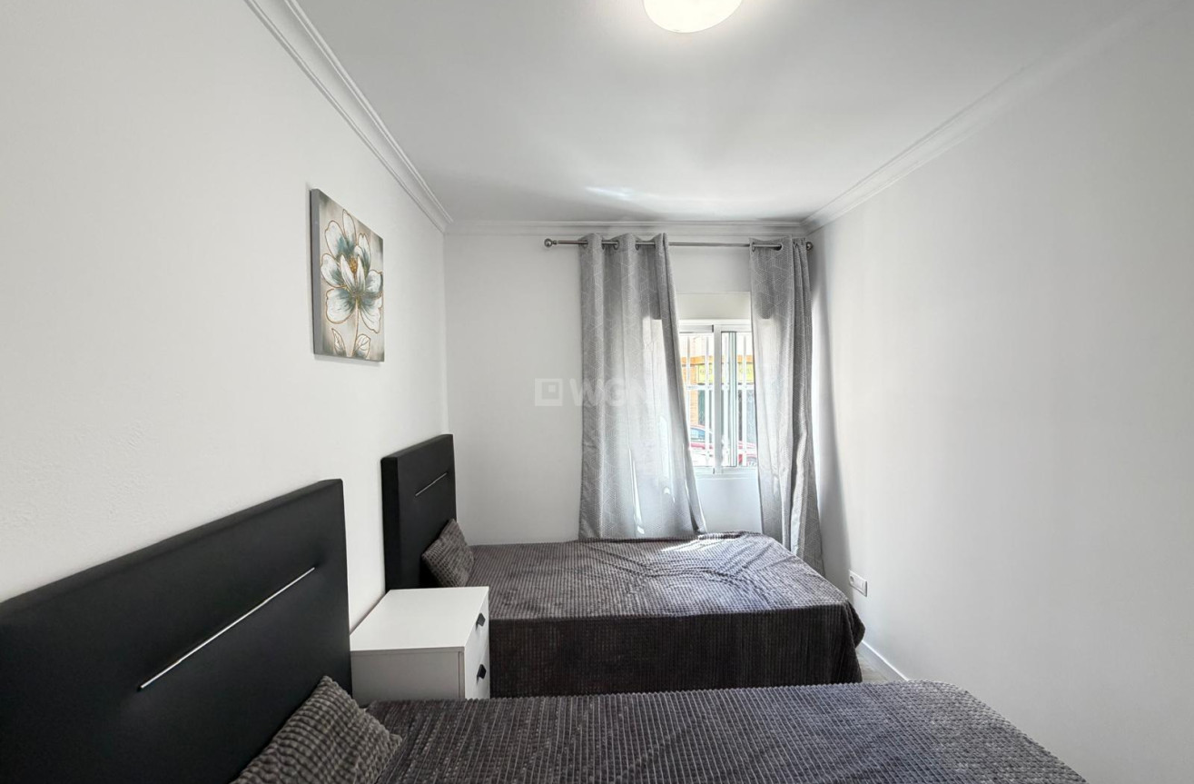 Odsprzedaż - Mieszkanie w bloku - Torrevieja - Centro