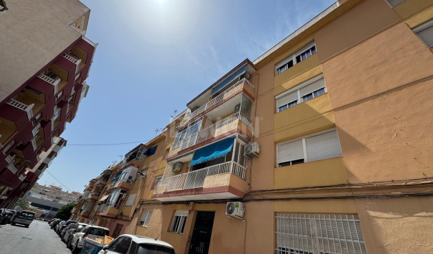 Odsprzedaż - Mieszkanie w bloku - Torrevieja - Centro