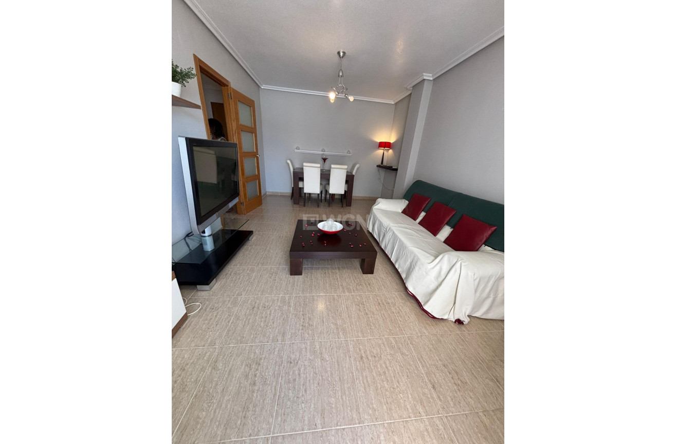 Odsprzedaż - Mieszkanie w bloku - Torrevieja - Centro