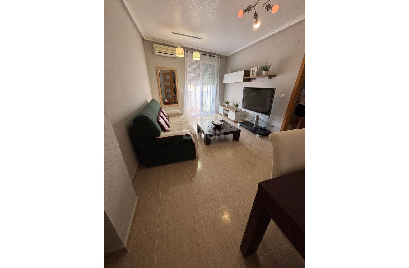 Odsprzedaż - Mieszkanie w bloku - Torrevieja - Centro