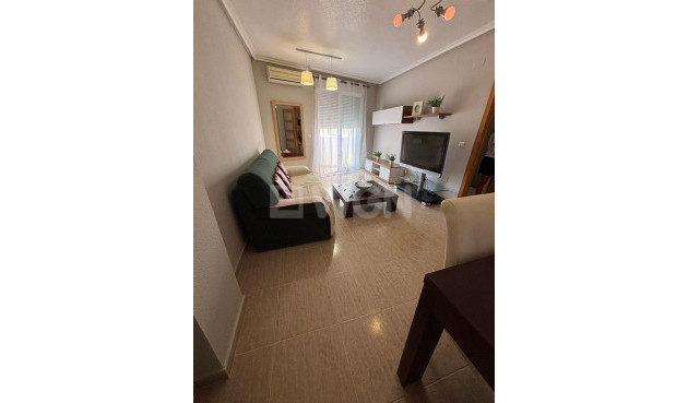 Odsprzedaż - Mieszkanie w bloku - Torrevieja - Centro