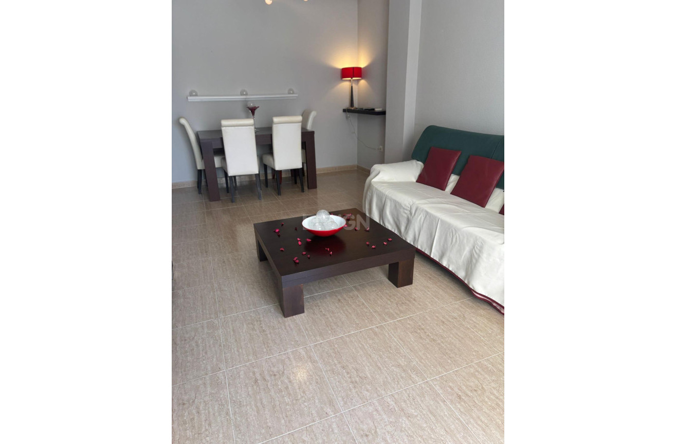 Odsprzedaż - Mieszkanie w bloku - Torrevieja - Centro