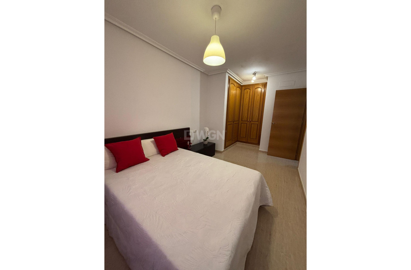 Odsprzedaż - Mieszkanie w bloku - Torrevieja - Centro