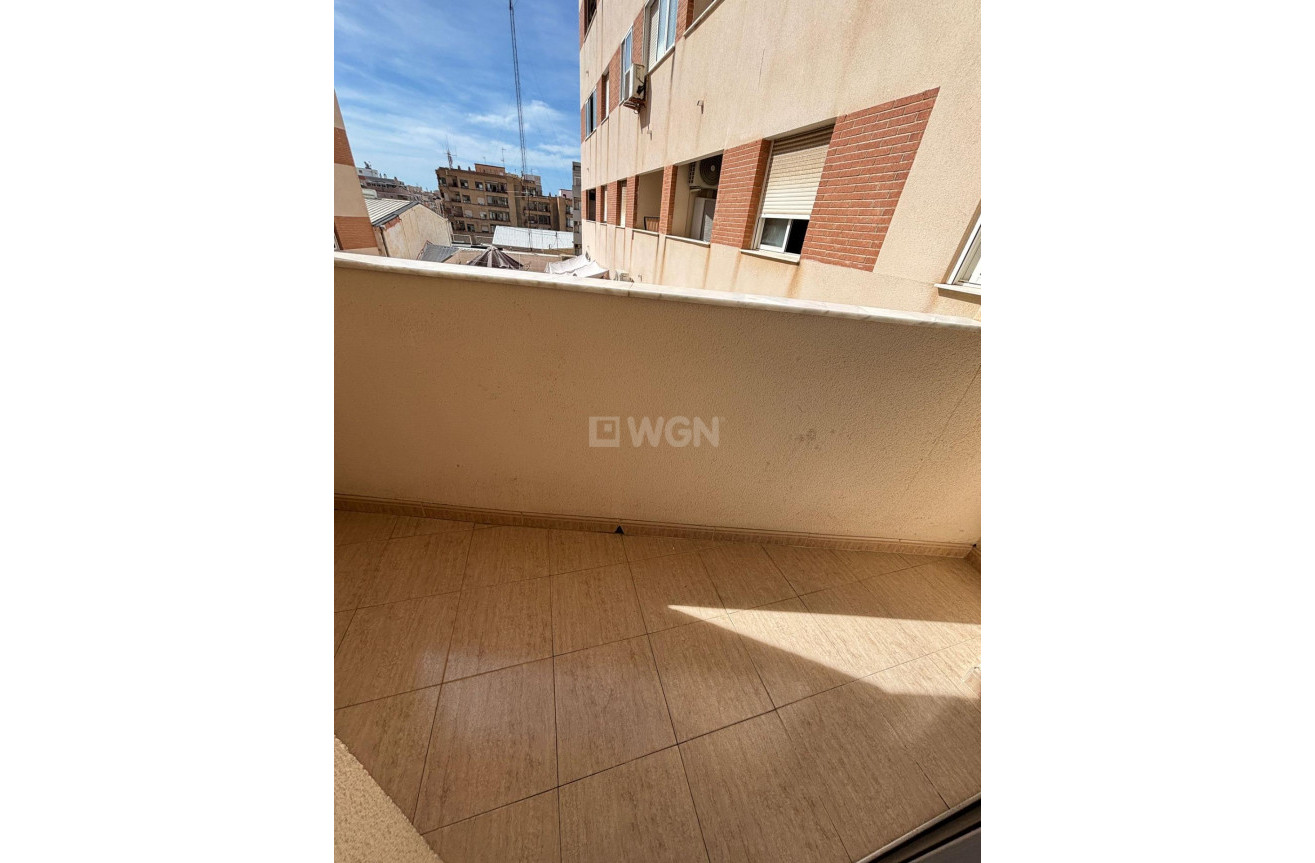 Odsprzedaż - Mieszkanie w bloku - Torrevieja - Centro