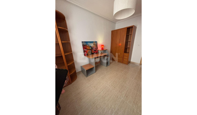 Odsprzedaż - Mieszkanie w bloku - Torrevieja - Centro