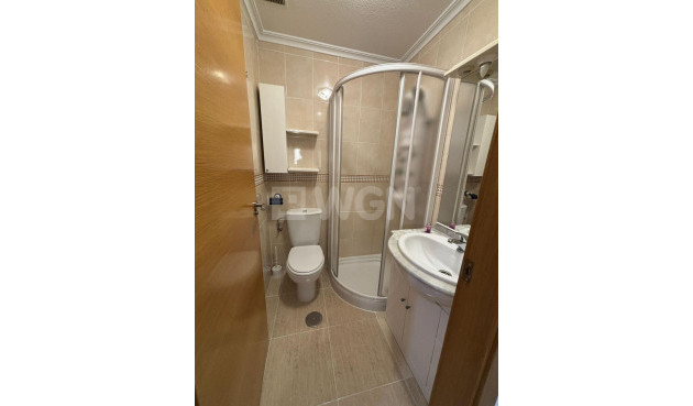 Odsprzedaż - Mieszkanie w bloku - Torrevieja - Centro