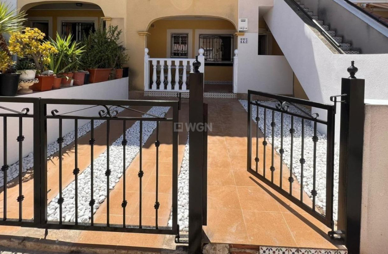 Odsprzedaż - Bungalow - Torrevieja - Los Balcones - Los Altos del Edén