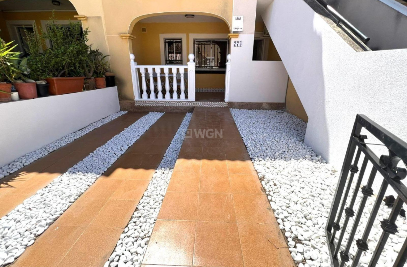 Odsprzedaż - Bungalow - Torrevieja - Los Balcones - Los Altos del Edén