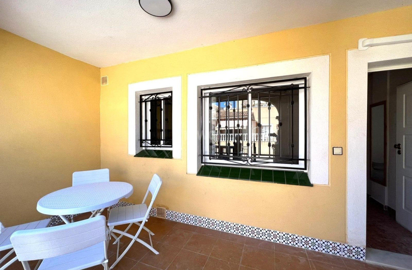 Odsprzedaż - Bungalow - Torrevieja - Los Balcones - Los Altos del Edén