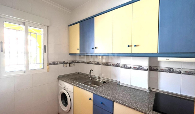 Odsprzedaż - Bungalow - Torrevieja - Los Balcones - Los Altos del Edén
