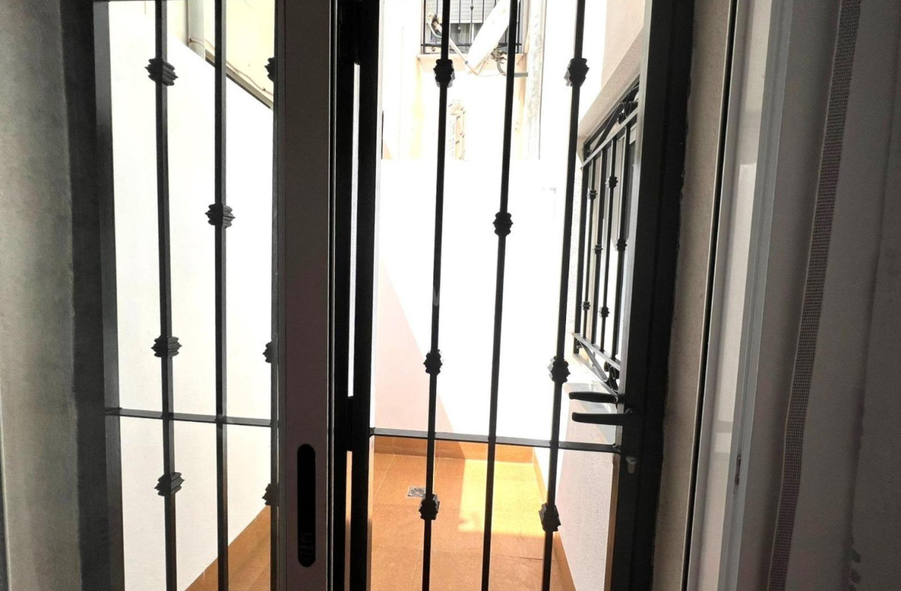 Odsprzedaż - Bungalow - Torrevieja - Los Balcones - Los Altos del Edén