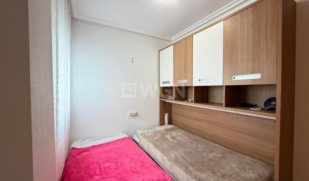 Odsprzedaż - Mieszkanie w bloku - Torrevieja - Playa del Cura