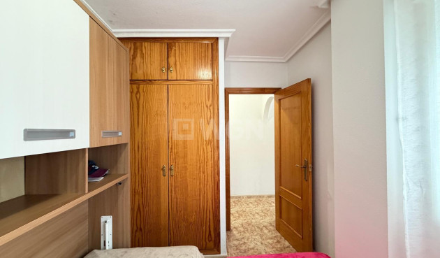 Odsprzedaż - Mieszkanie w bloku - Torrevieja - Playa del Cura