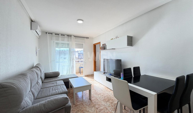 Odsprzedaż - Mieszkanie w bloku - Torrevieja - Playa del Cura