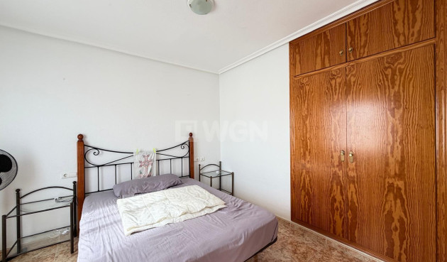 Odsprzedaż - Mieszkanie w bloku - Torrevieja - Playa del Cura