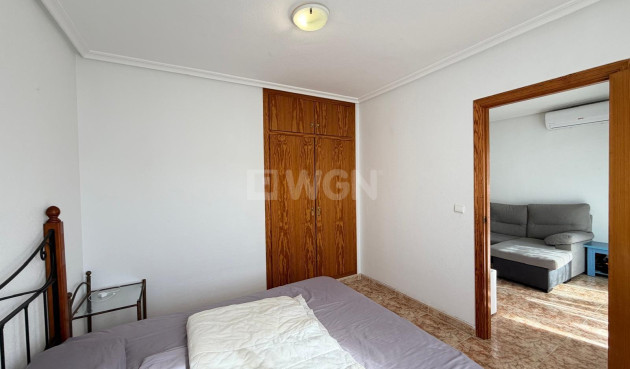 Odsprzedaż - Mieszkanie w bloku - Torrevieja - Playa del Cura
