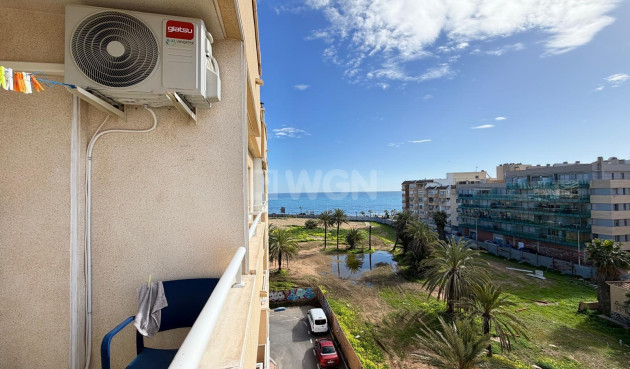 Odsprzedaż - Mieszkanie w bloku - Torrevieja - Playa del Cura