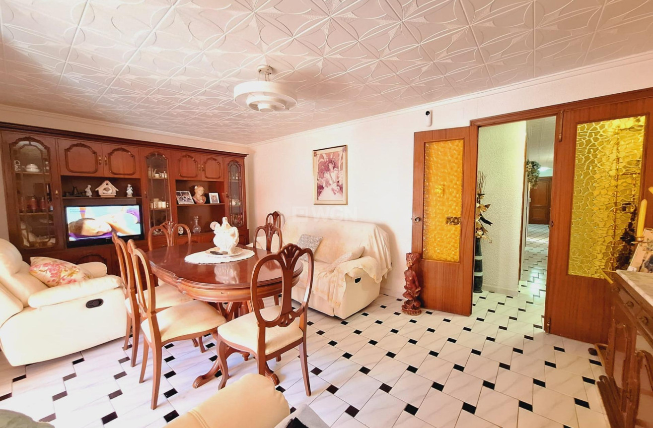 Odsprzedaż - Mieszkanie w bloku - Torrevieja - Acequion