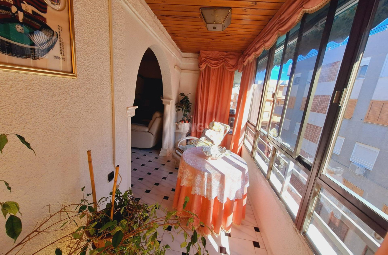 Odsprzedaż - Mieszkanie w bloku - Torrevieja - Acequion