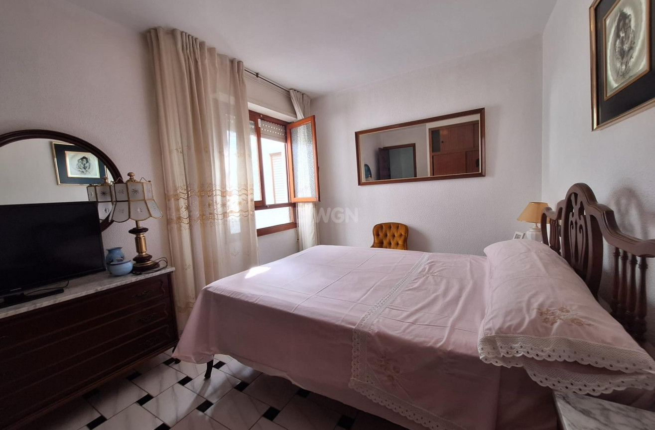 Odsprzedaż - Mieszkanie w bloku - Torrevieja - Acequion