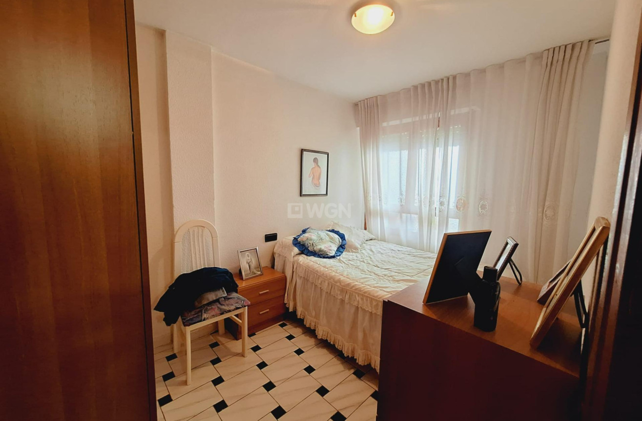 Odsprzedaż - Mieszkanie w bloku - Torrevieja - Acequion