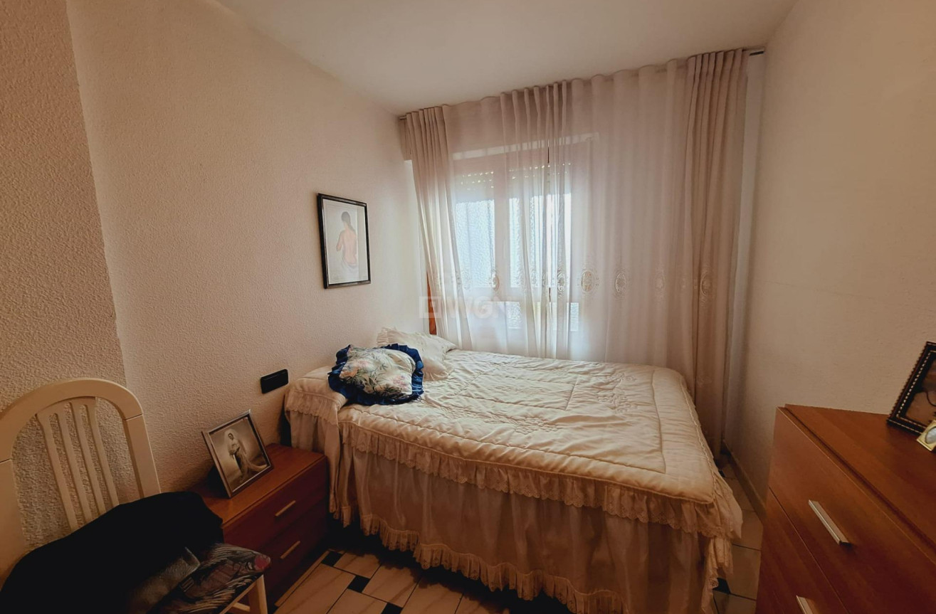 Odsprzedaż - Mieszkanie w bloku - Torrevieja - Acequion