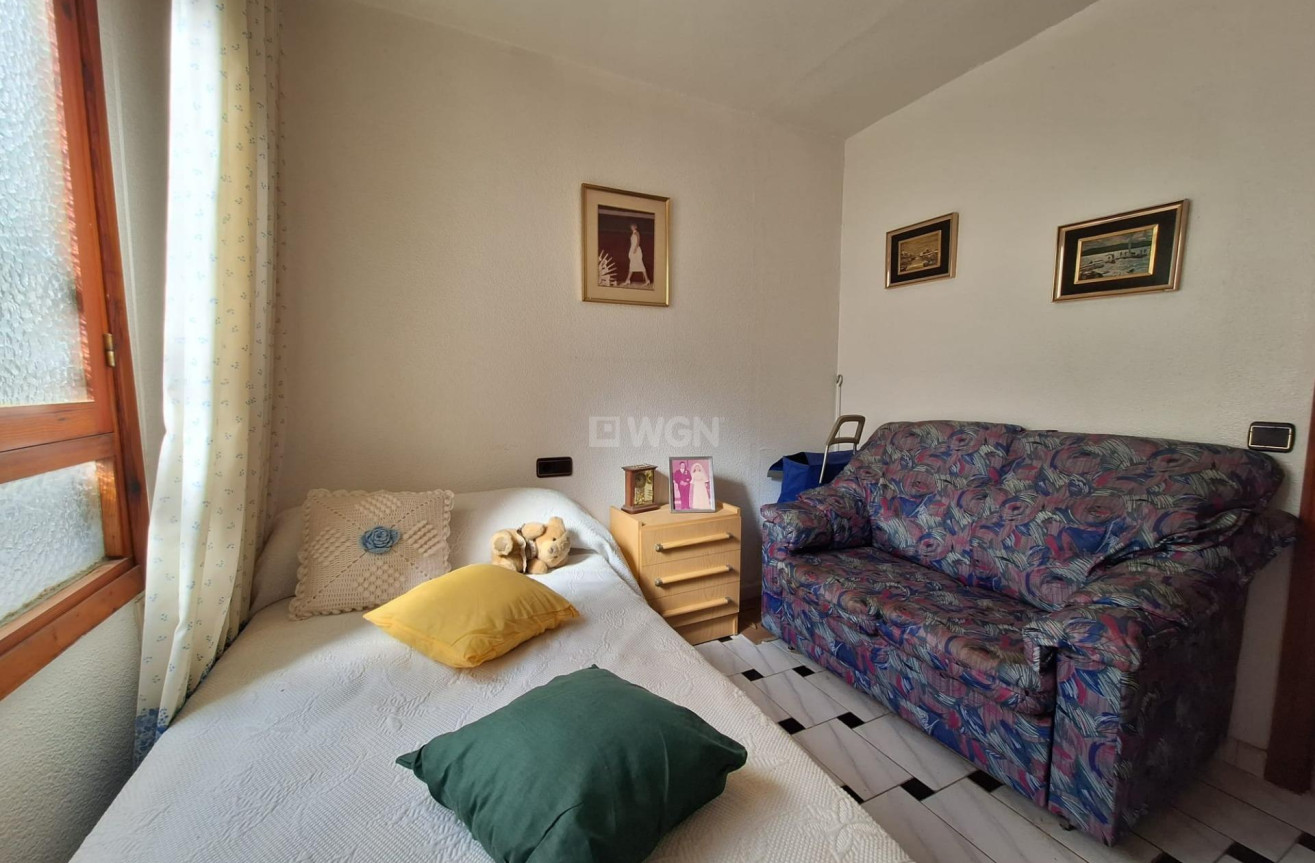 Odsprzedaż - Mieszkanie w bloku - Torrevieja - Acequion