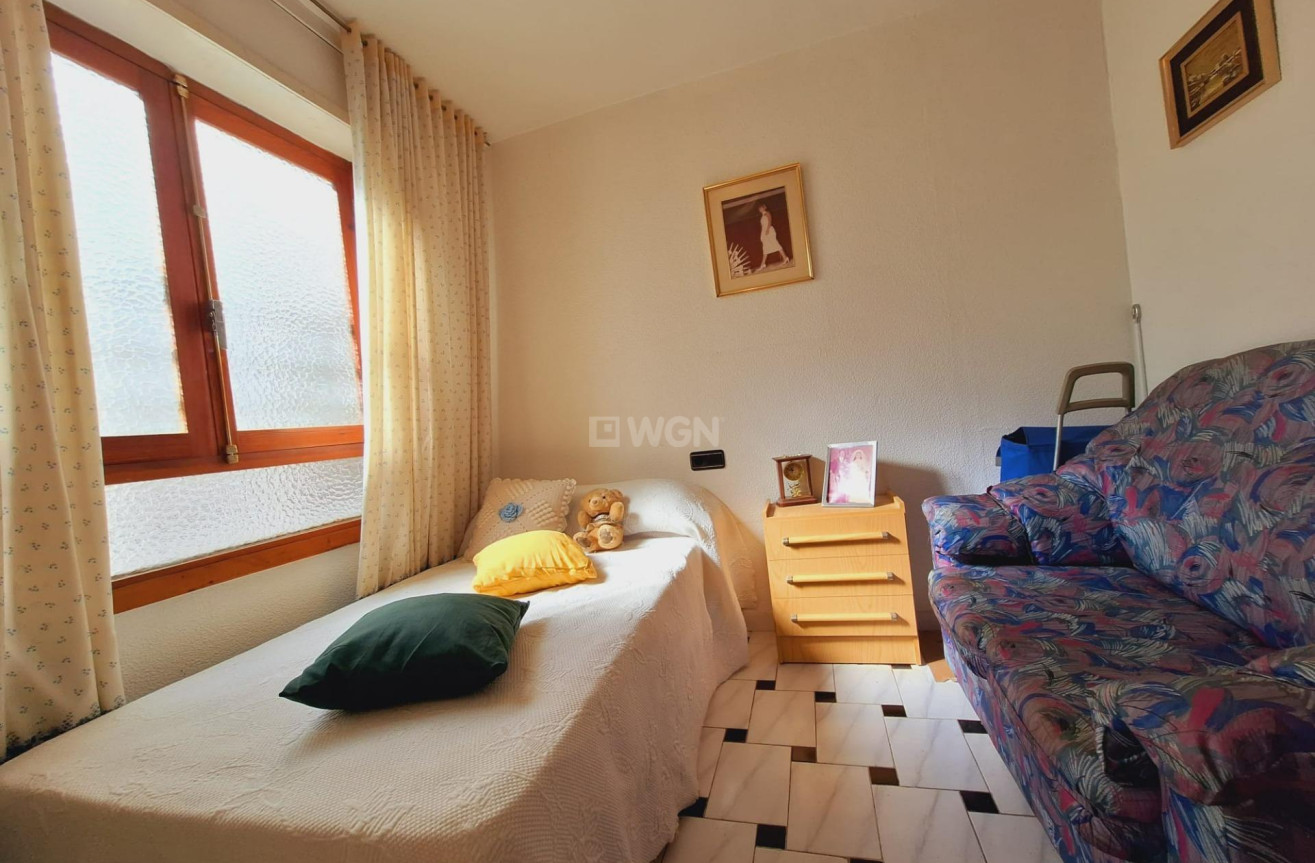 Odsprzedaż - Mieszkanie w bloku - Torrevieja - Acequion