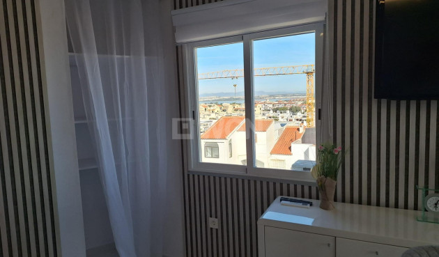 Odsprzedaż - Mieszkanie w bloku - Torrevieja - Torrejón
