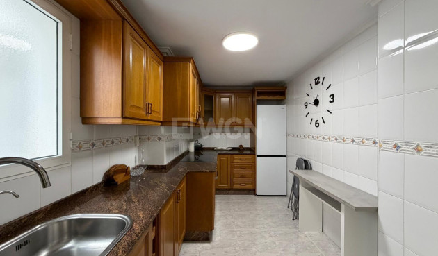 Odsprzedaż - Mieszkanie w bloku - Torrevieja - Playa del Cura