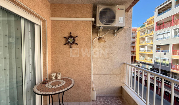 Odsprzedaż - Mieszkanie w bloku - Torrevieja - Playa del Cura
