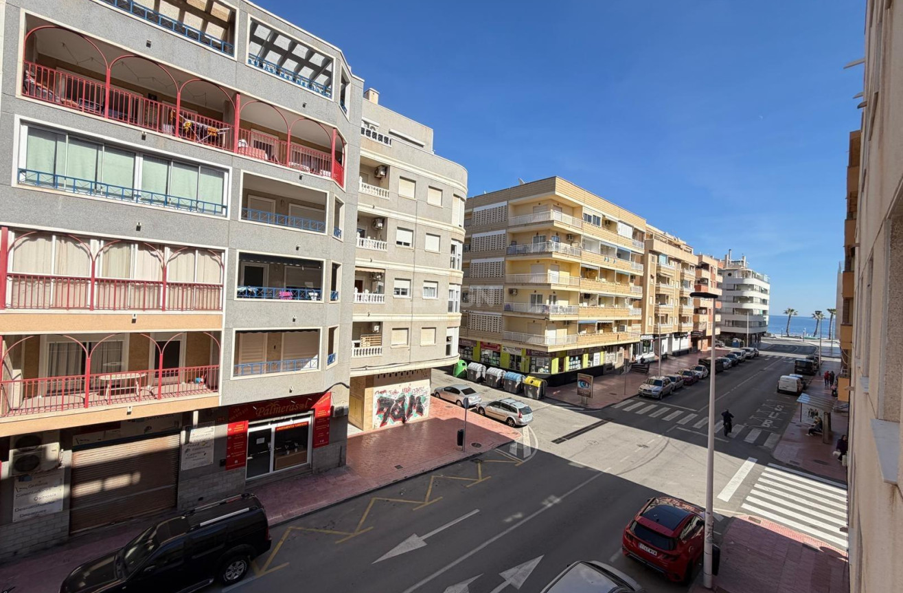 Odsprzedaż - Mieszkanie w bloku - Torrevieja - Playa del Cura
