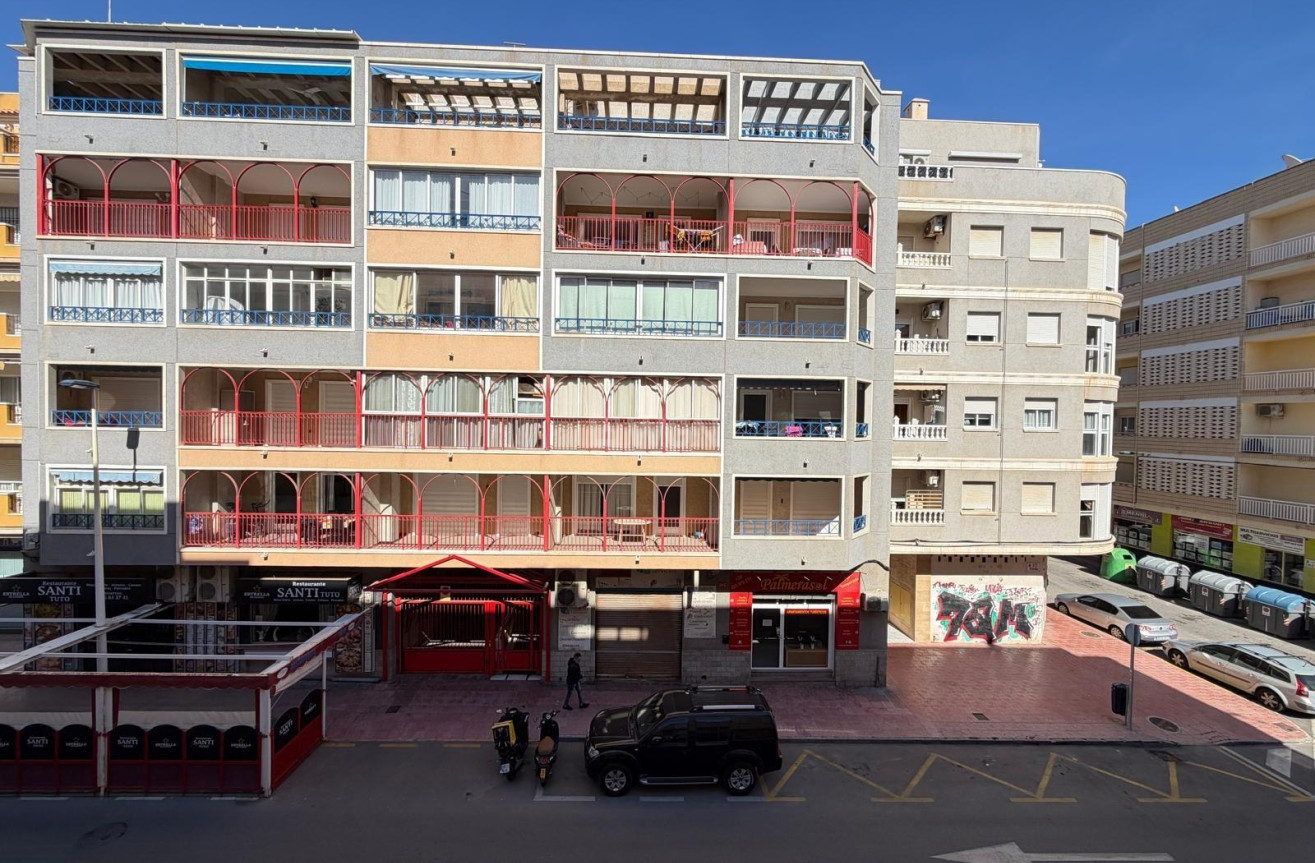 Odsprzedaż - Mieszkanie w bloku - Torrevieja - Playa del Cura
