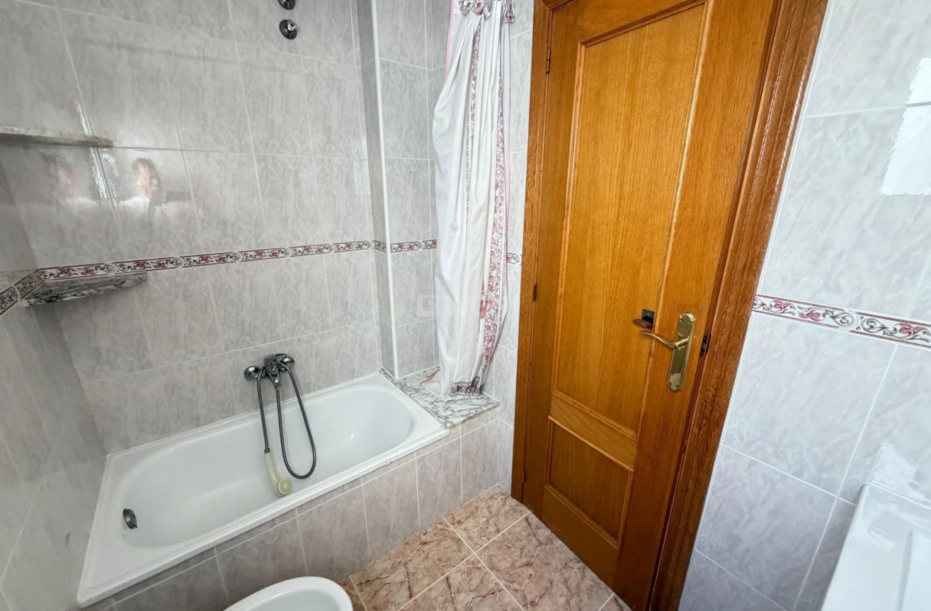 Odsprzedaż - Daszek - Torrevieja - Playa del Cura