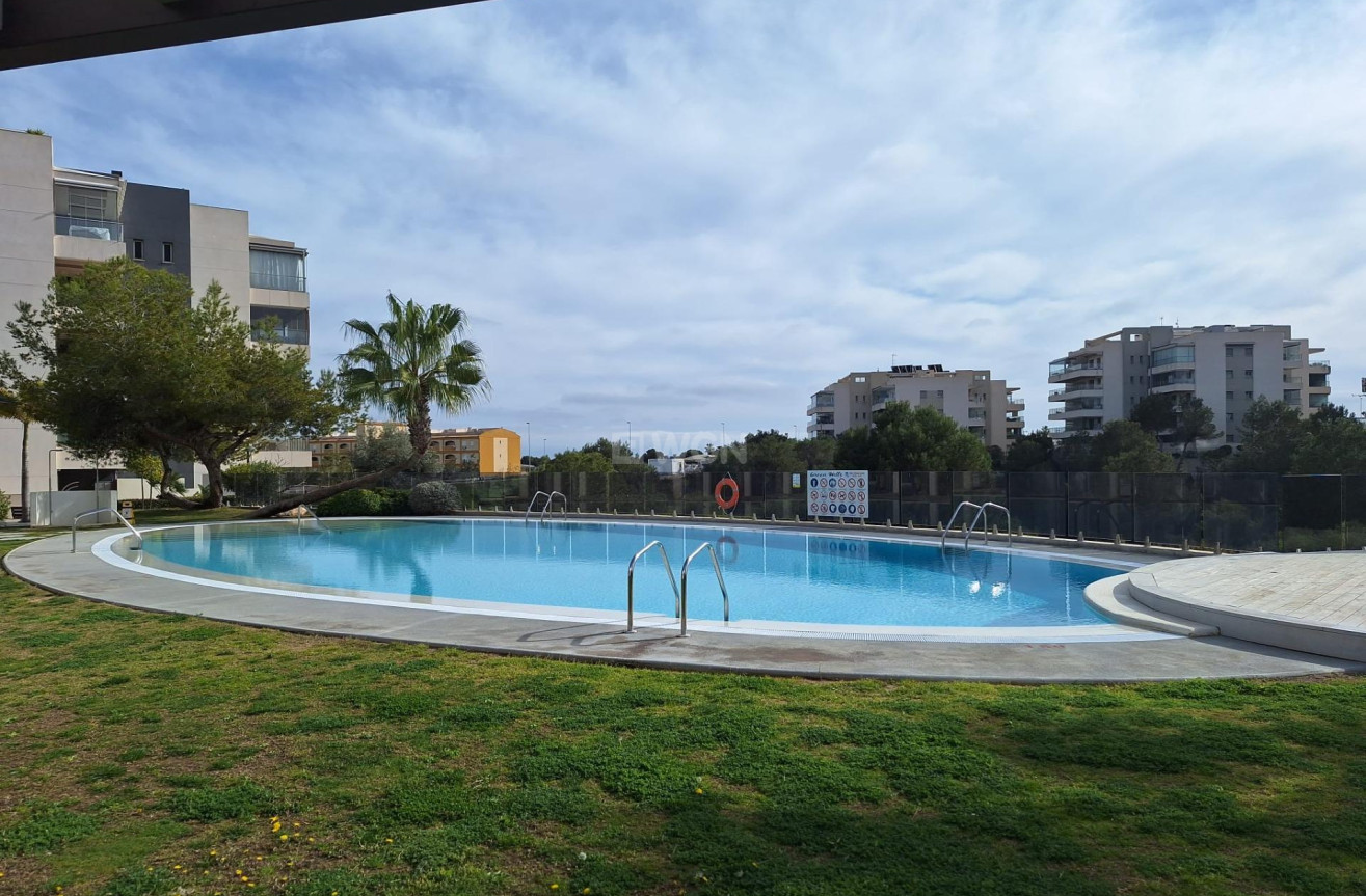 Odsprzedaż - Mieszkanie w bloku - Orihuela Costa - Los Dolses