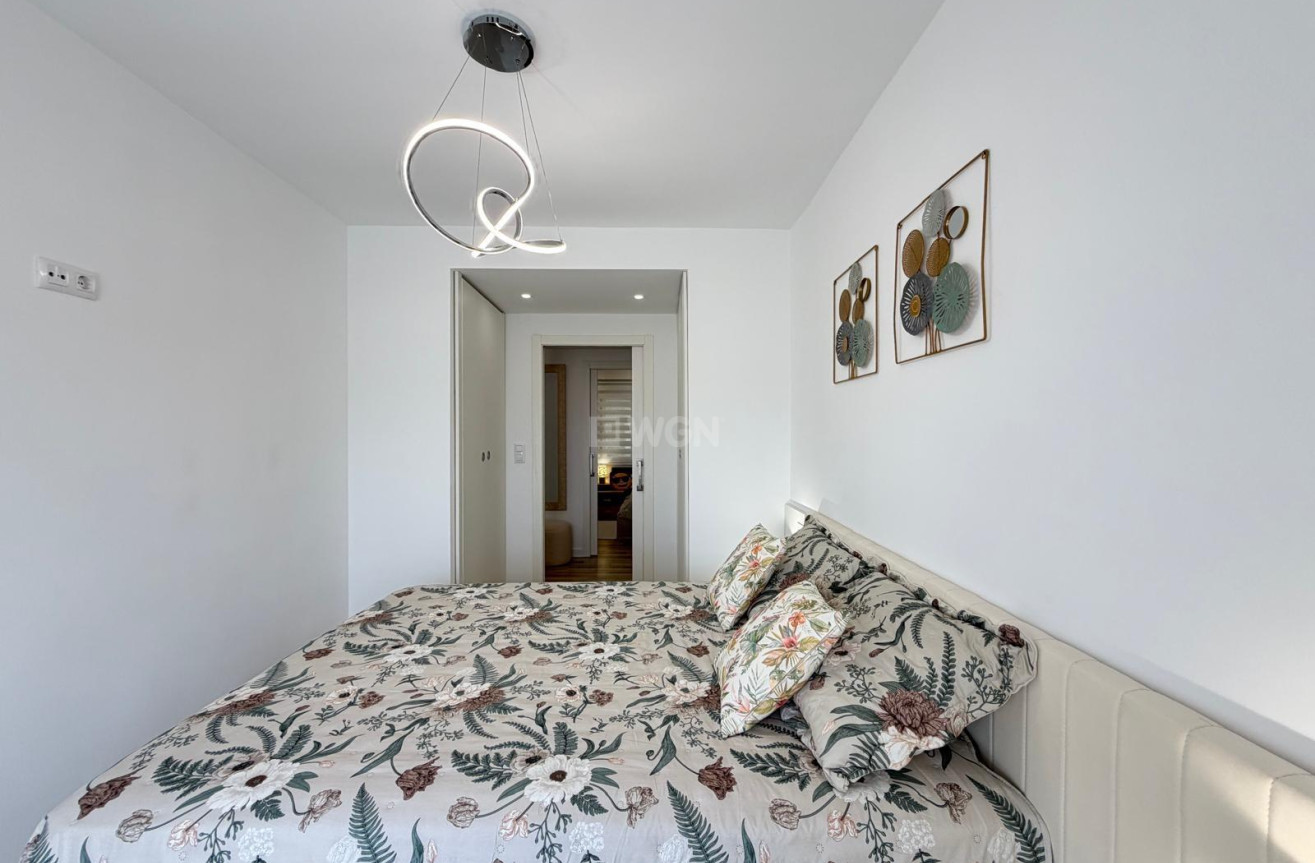 Odsprzedaż - Mieszkanie w bloku - Torrevieja - Centro