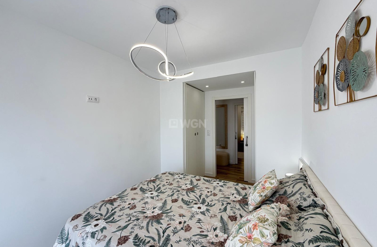 Odsprzedaż - Mieszkanie w bloku - Torrevieja - Centro