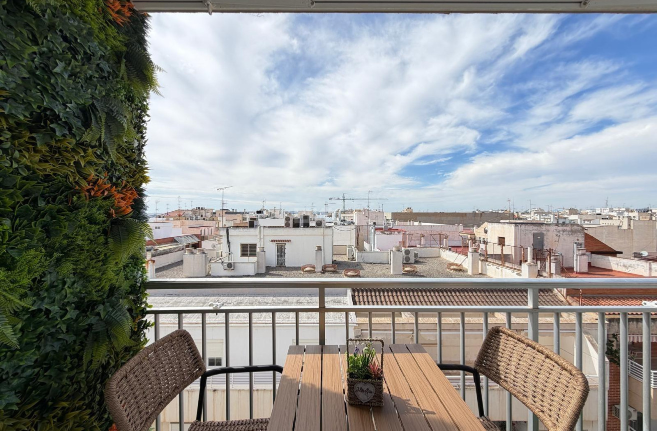 Odsprzedaż - Mieszkanie w bloku - Torrevieja - Centro