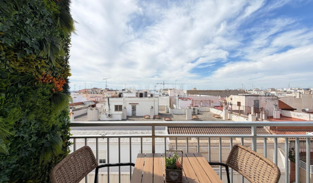 Odsprzedaż - Mieszkanie w bloku - Torrevieja - Centro