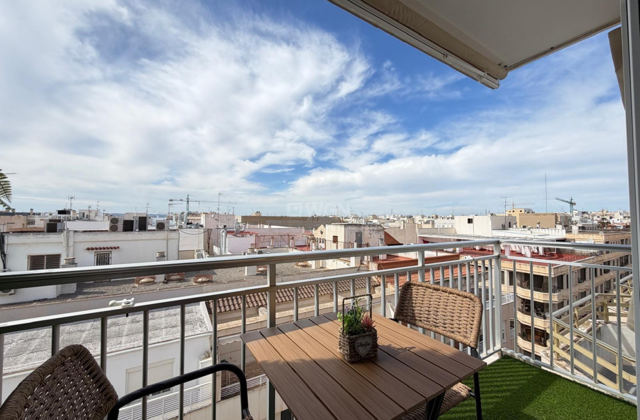 Odsprzedaż - Mieszkanie w bloku - Torrevieja - Centro