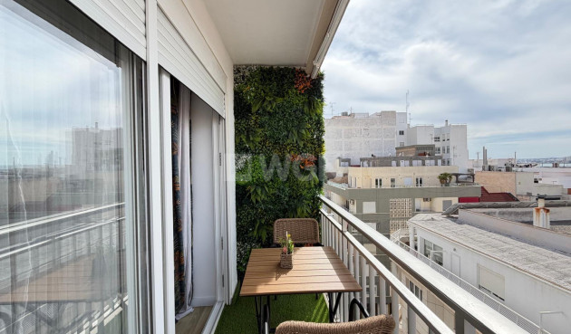 Odsprzedaż - Mieszkanie w bloku - Torrevieja - Centro