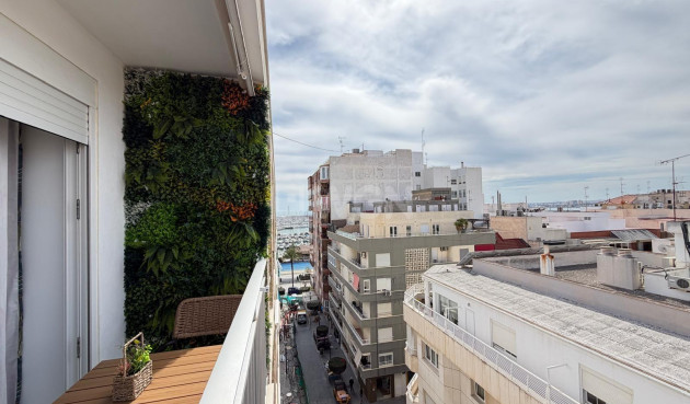 Odsprzedaż - Mieszkanie w bloku - Torrevieja - Centro