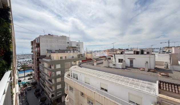 Odsprzedaż - Mieszkanie w bloku - Torrevieja - Centro