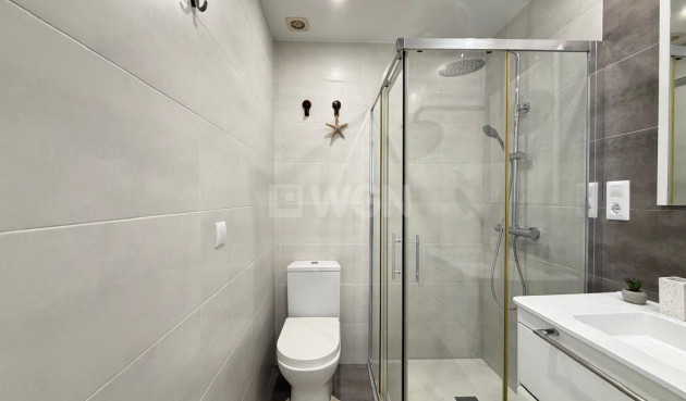Odsprzedaż - Mieszkanie w bloku - Torrevieja - Centro